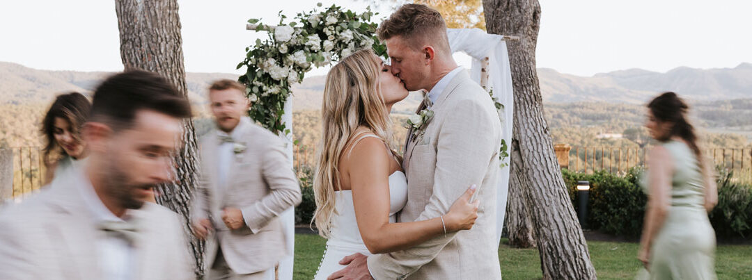 When to Send Wedding Invitations? [Timeframes + Practical Tips]